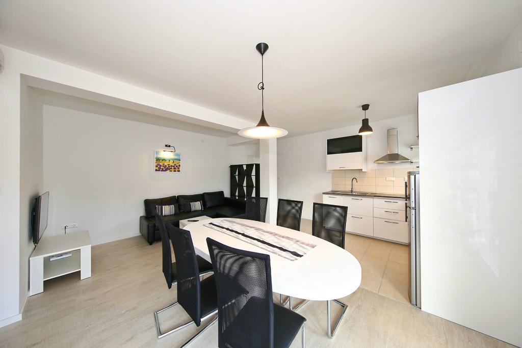 Apartments Matkovic Sveti Filip i Jakov Buitenkant foto