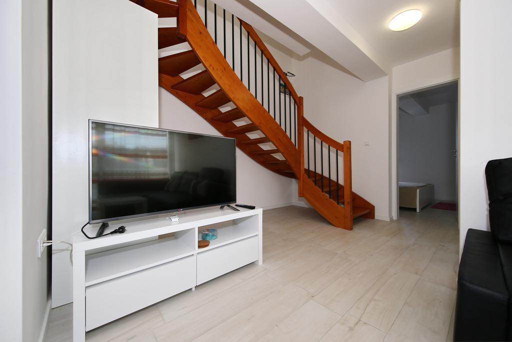 Apartments Matkovic Sveti Filip i Jakov Buitenkant foto