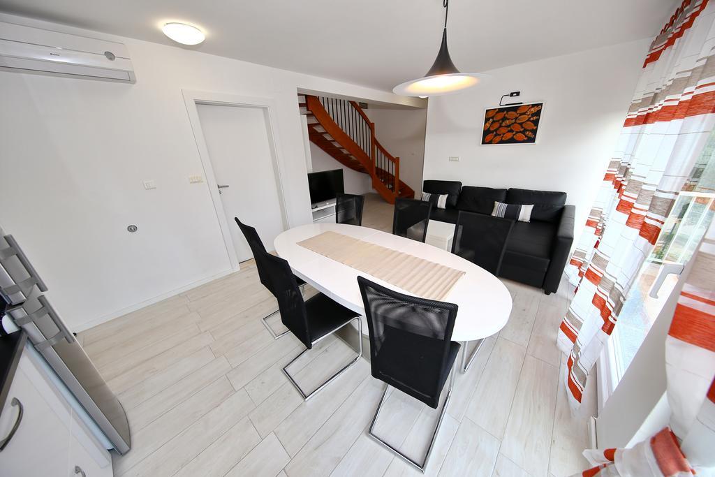 Apartments Matkovic Sveti Filip i Jakov Buitenkant foto