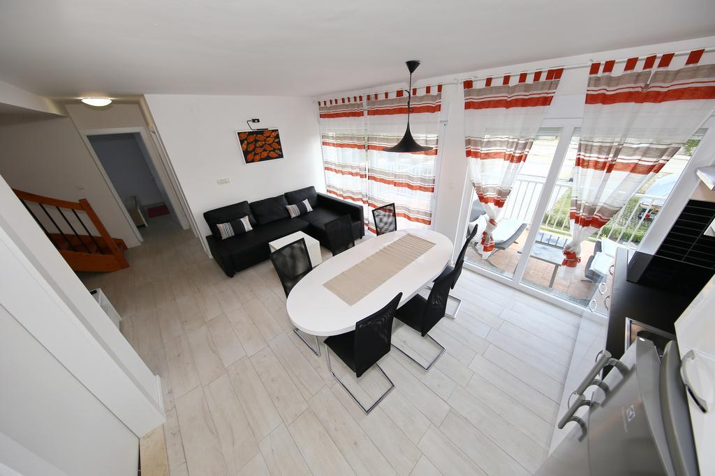 Apartments Matkovic Sveti Filip i Jakov Buitenkant foto
