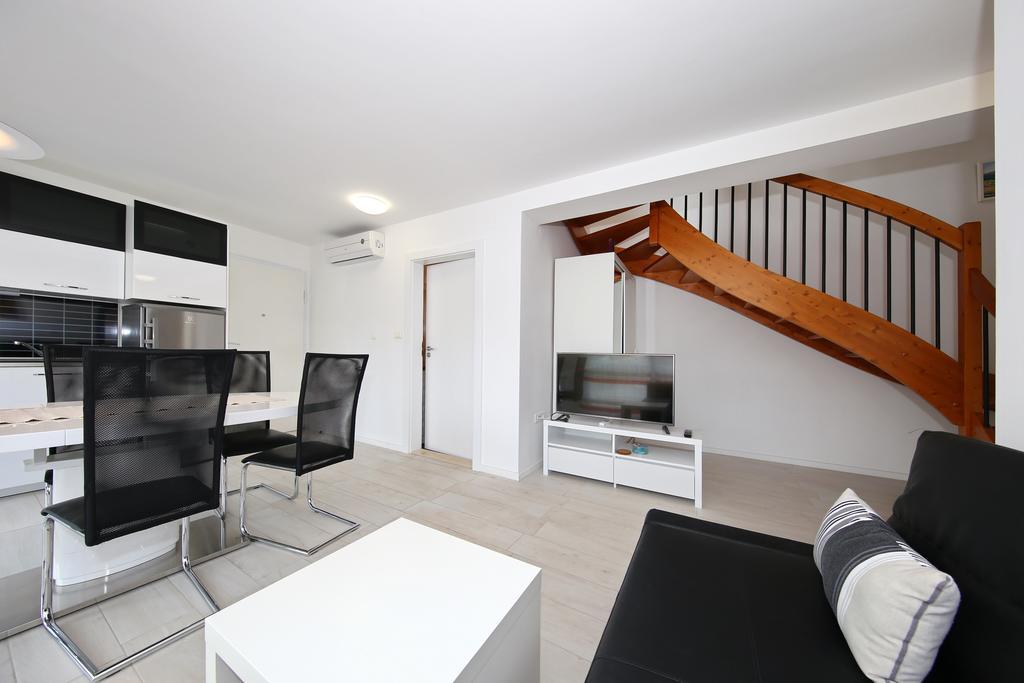Apartments Matkovic Sveti Filip i Jakov Buitenkant foto