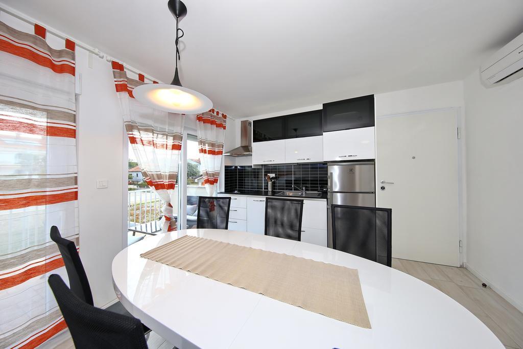 Apartments Matkovic Sveti Filip i Jakov Buitenkant foto