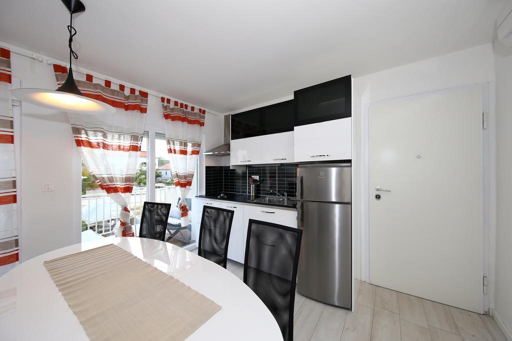 Apartments Matkovic Sveti Filip i Jakov Buitenkant foto
