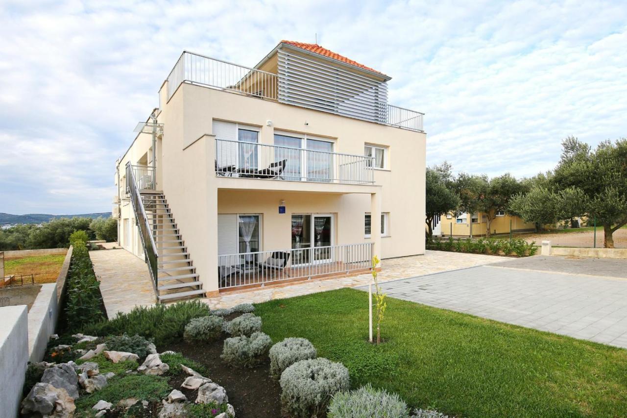 Apartments Matkovic Sveti Filip i Jakov Buitenkant foto