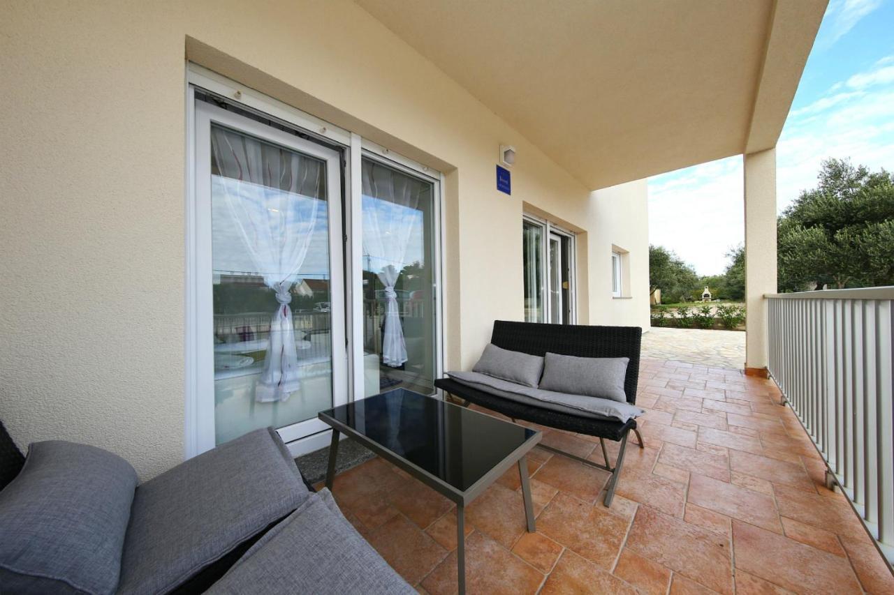 Apartments Matkovic Sveti Filip i Jakov Buitenkant foto
